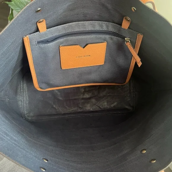 Authentic Cole Haan large tote shoulder bag - Picture 9 of 11